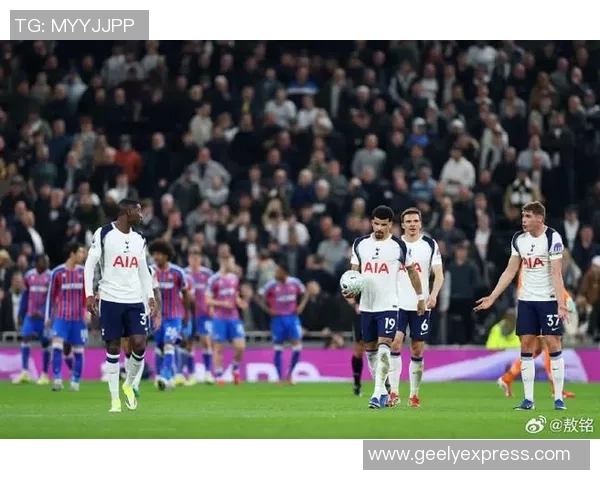热刺与利物浦激战正酣比赛比分揭晓引发球迷热议