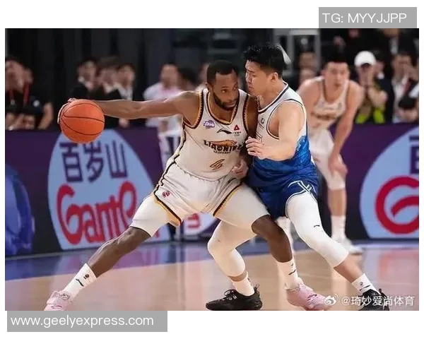 辽宁男篮与新疆队的激烈对决回顾及赛季表现分析